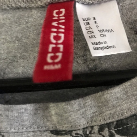 Divided by H&M Gray Skull Men Graphic Tee - Picture 2 of 2